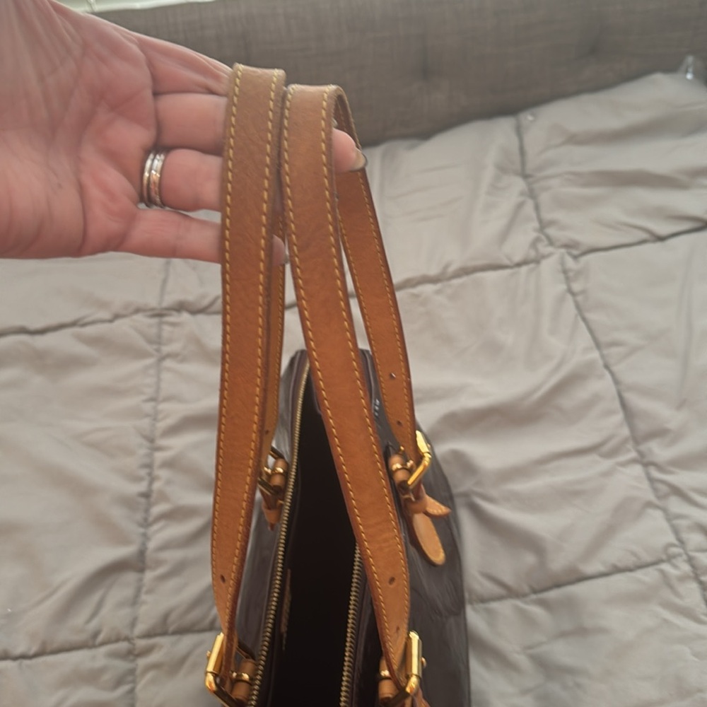 Authentic Louis Vuitton Mono Vernis Rosewood Avenue- Amarante - Picture 11 of 17